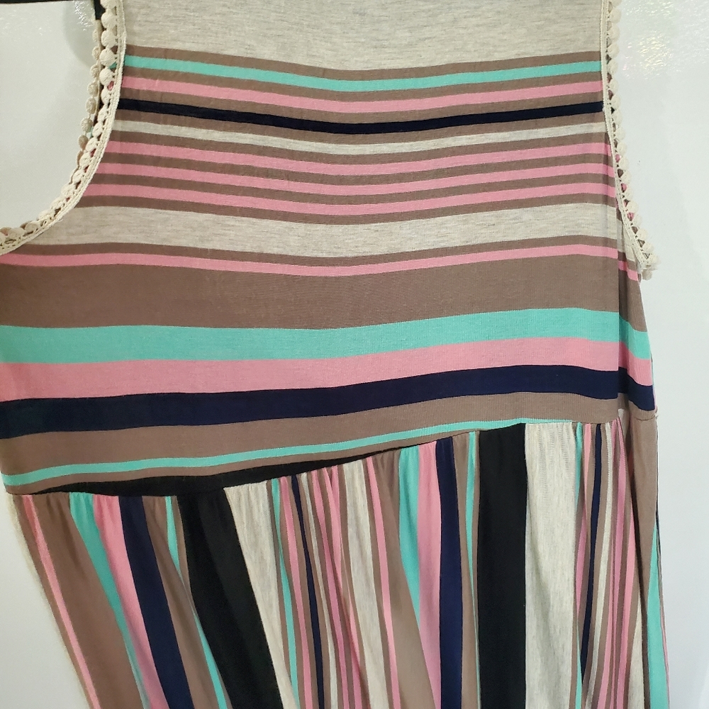 Boutique hi low sleeveless striped top - Picture 7 of 8